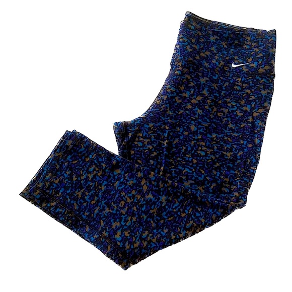 NIKE Women’s Dri-Fit Legging (Capri) - Picture 14 of 14
